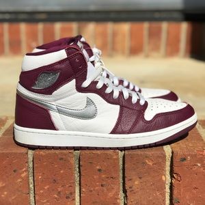 Air Jordan Retro 1 Bordeaux Size 9